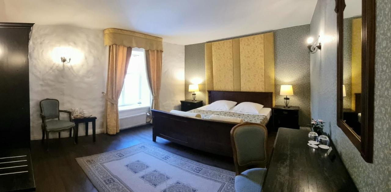 Taanilinna Hotell Tallinn Exterior foto