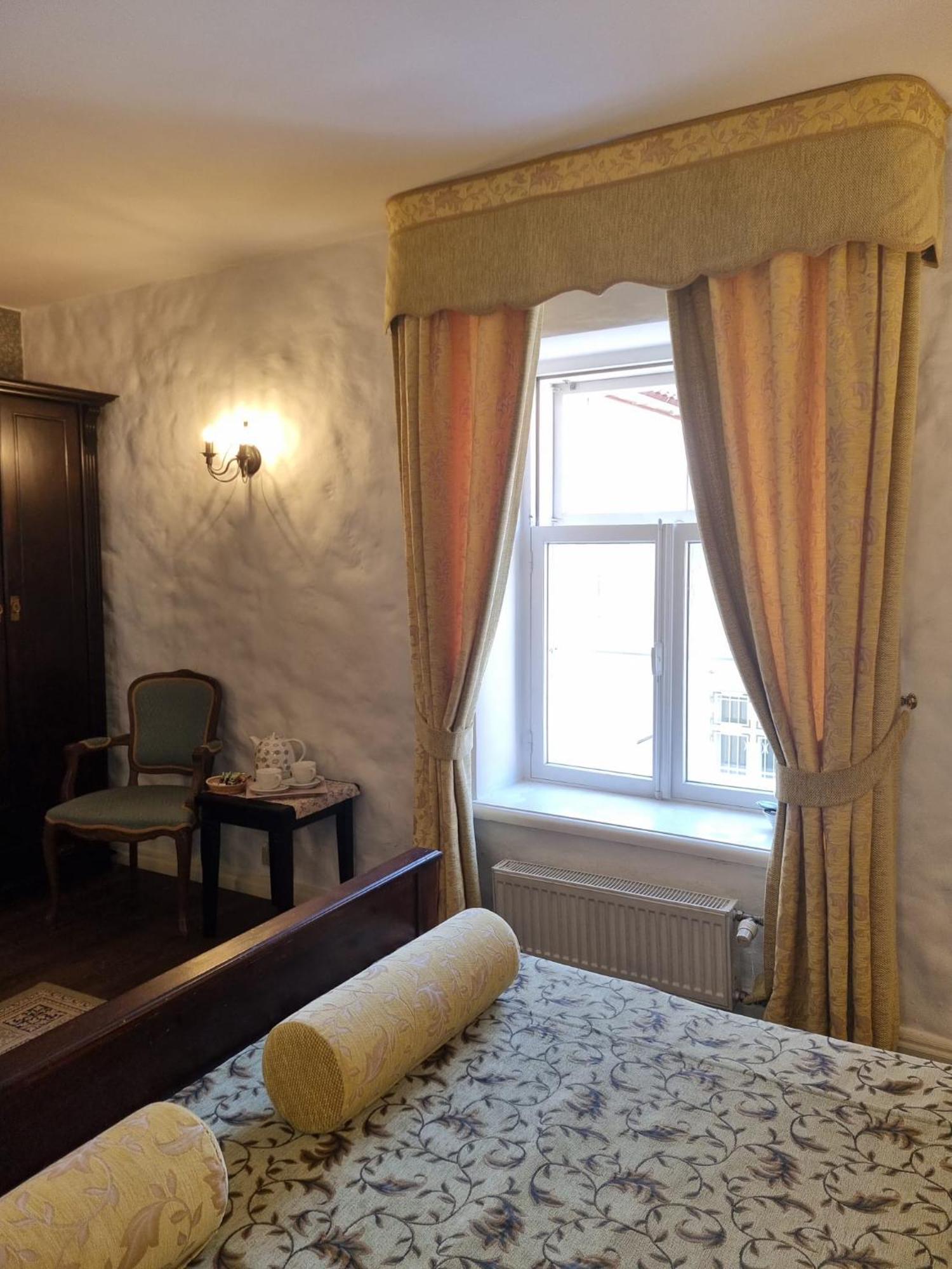 Taanilinna Hotell Tallinn Exterior foto