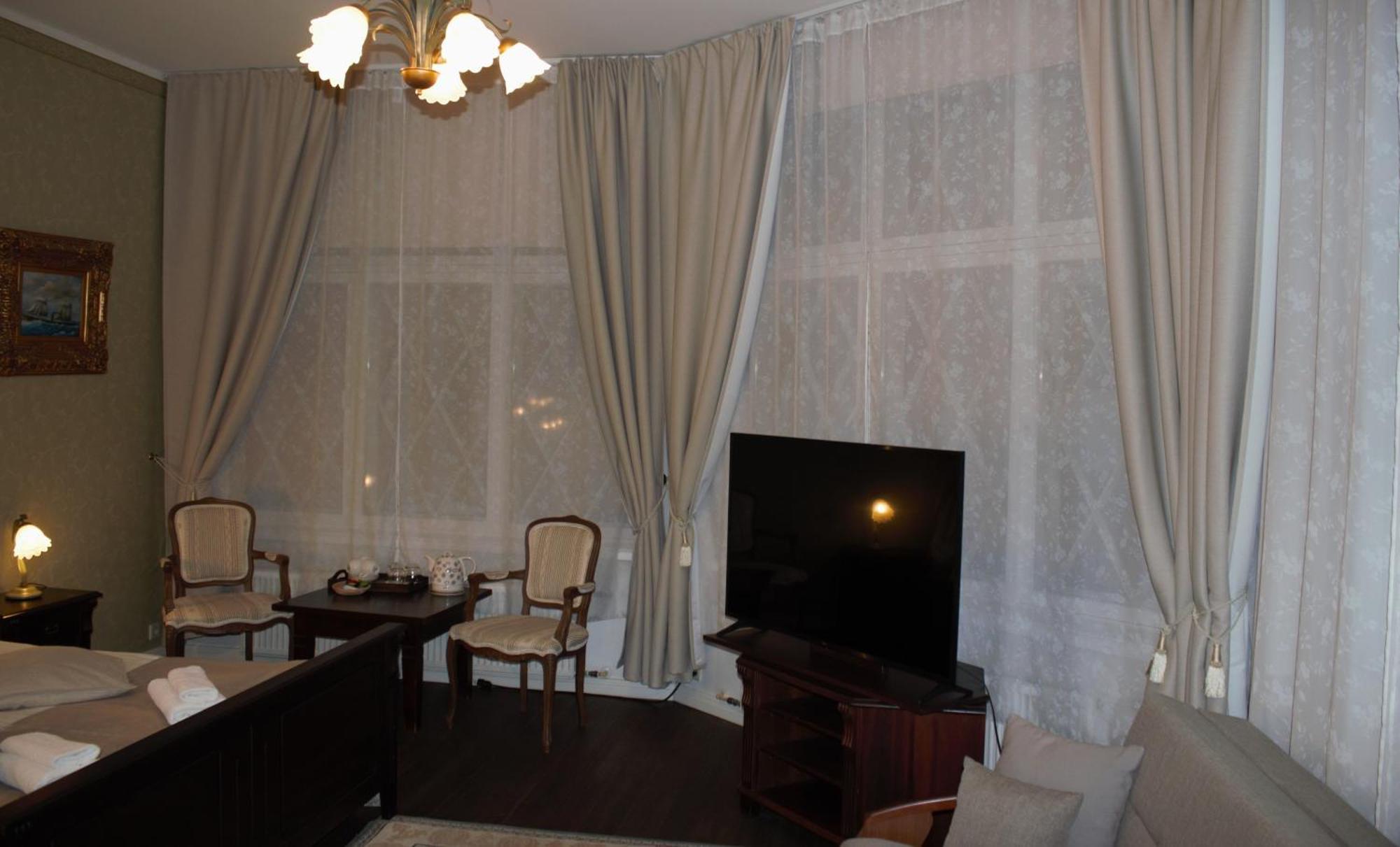 Taanilinna Hotell Tallinn Exterior foto
