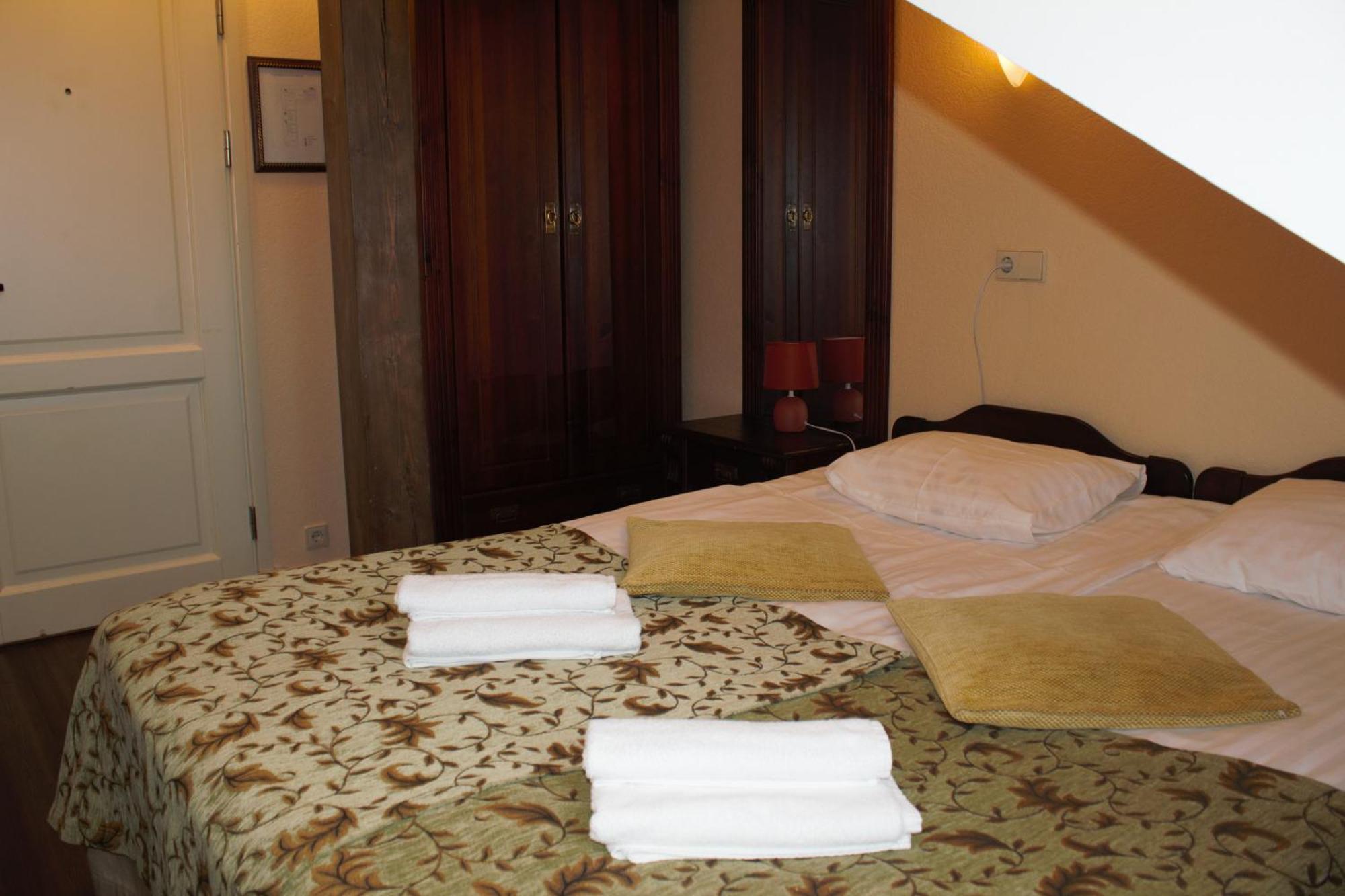Taanilinna Hotell Tallinn Exterior foto