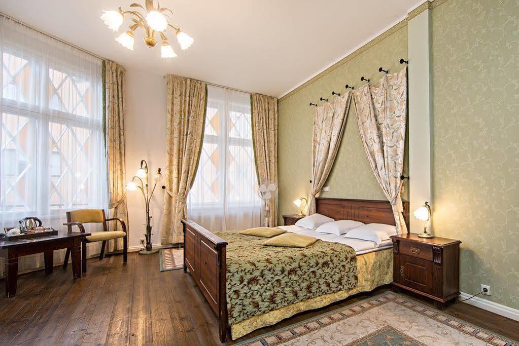 Taanilinna Hotell Tallinn Exterior foto